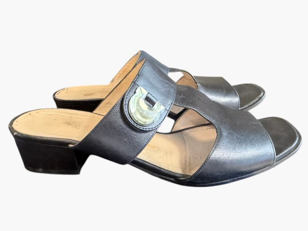 Vtg Salvatore Ferragamo Leather Slides Sandals Low Heel Shoes Chic Classic City
